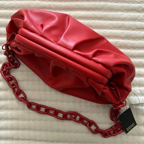 NWT, Badgley Mischka Red Shoulder Handbag Wrapped Frame Clutch Chain Strap - Picture 11 of 14